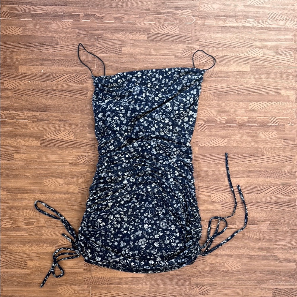 NORMAD BOUTIQUE NEW WITH TAGS SMALL MINI FLORAL BLUE AND WHITE DRESS